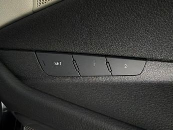 Audi e-tron 50 Technik quattro 71.2kWh (11kW Charger) (313 ps) - ADJUSTABLE 