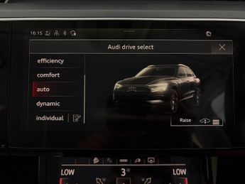 Audi e-tron 50 Technik quattro 71.2kWh (11kW Charger) (313 ps) - ADJUSTABLE 