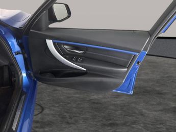 BMW 3 Series 2.0 330e 7.6kWh M Sport Plug-in (252 ps) - DAB - BLUETOOTH - 18I