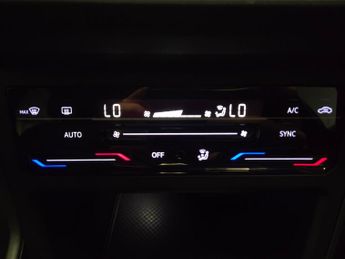 Volkswagen Polo 1.0 TSI R-Line DSG (95 ps) - DIGITAL DASH - PADDLE SHIFT - PARK 