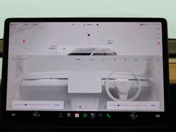 Tesla Model Y SUV RWD (346 ps) - HEATED STEERING - WIFI - BLIND SPOT ASSIST