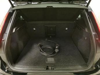 Volvo XC40 1.5h T4 Recharge 10.7kWh R-Design Plug-in (211 ps) - PARK ASSIST