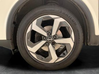 Nissan Qashqai 1.3 DIG-T MHEV N-Connecta XTRON (158 ps) - INTELLIGENT LANE INTE