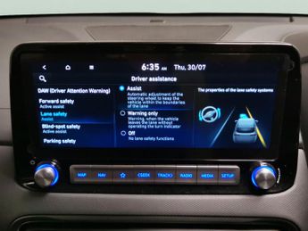 Hyundai Kona 64kWh Premium (10.5kW Charger) (204 ps) - KEYLESS ENTRY - LED - 