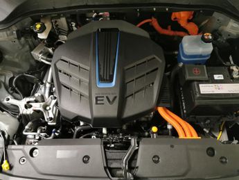 Hyundai Kona 64kWh Premium (10.5kW Charger) (204 ps) - KEYLESS ENTRY - LED - 