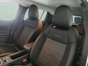 Jeep Avenger 1.2 e-Hybrid Summit e-DCT (100 ps) - BLIND SPOT ASSIST - BLUETOO