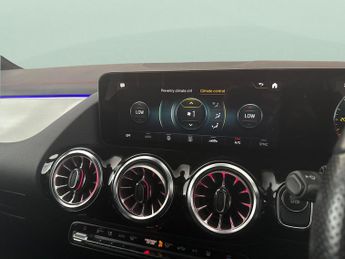 Mercedes-Benz EQA EQA 250+ 70.5kWh AMG Line (Premium) (190 ps) - ADAPTIVE LIGHTS