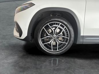 Mercedes-Benz EQA EQA 250+ 70.5kWh AMG Line (Premium) (190 ps) - ADAPTIVE LIGHTS