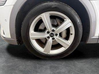 Audi e-tron 55 Technik quattro 95kWh (11kW Charger) (408 ps) - ADJUSTABLE SU