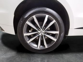 Jaguar F-PACE 2.0 D200 MHEV R-Dynamic SE Black AWD (204 ps) - ACTIVE LANE ASSI