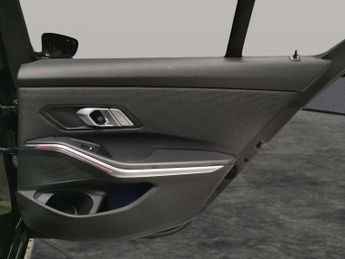 BMW 3 Series 2.0 330e 12kWh SE Pro Plug-in (292 ps) - ACOUSTIC GLAZING