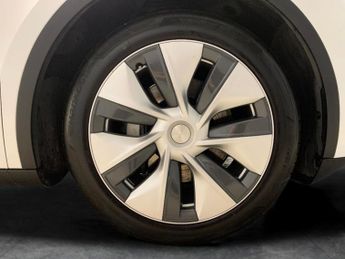 Tesla Model Y SUV RWD (346 ps) - HEATED STEERING - WIFI - BLIND SPOT ASSIST
