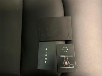 Tesla Model Y SUV RWD (346 ps) - HEATED STEERING - WIFI - BLIND SPOT ASSIST