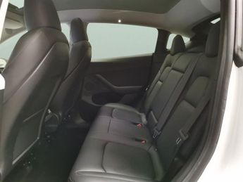 Tesla Model Y SUV RWD (346 ps) - HEATED STEERING - WIFI - BLIND SPOT ASSIST