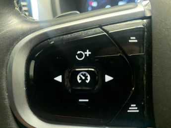 Volvo XC90 2.0 B5 MHEV R-Design Pro 4WD (235 ps) - SENSUS SAT NAV - CARPLAY