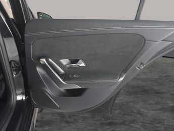 Mercedes-Benz A Class 2.0 A180d AMG Line Edition (Executive) 8G-DCT (116 ps) - SELF PA
