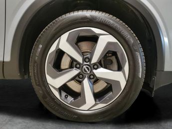 Nissan Qashqai 1.5 E-Power N-Connecta [Glass Roof] Auto - LED HEADLIGHTS - APPL