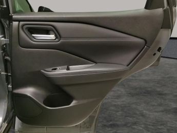 Nissan Qashqai 1.5 E-Power N-Connecta [Glass Roof] Auto - LED HEADLIGHTS - APPL