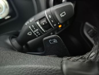 Hyundai Kona 64kWh Premium (10.5kW Charger) (204 ps) - KEYLESS ENTRY - LED - 