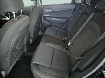 Hyundai Kona 64kWh Premium (10.5kW Charger) (204 ps) - KEYLESS ENTRY - LED - 