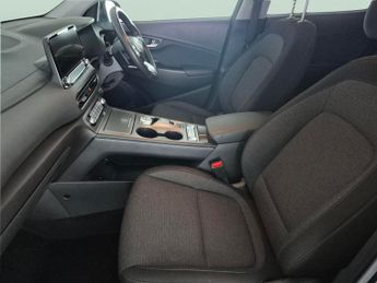 Hyundai Kona 64kWh Premium (10.5kW Charger) (204 ps) - KEYLESS ENTRY - LED - 
