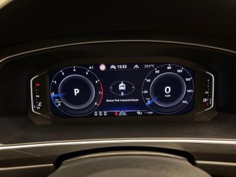 Volkswagen Tiguan 1.5 TSI Elegance DSG (150 ps) ADAPTIVE CRUISE - APPLE CARPLAY - 