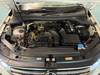 Volkswagen Tiguan 1.5 TSI Elegance DSG (150 ps) ADAPTIVE CRUISE - APPLE CARPLAY - 