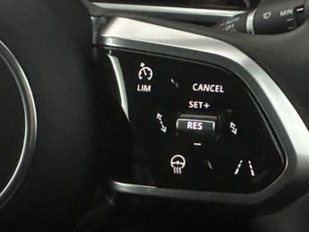 Jaguar I-PACE 400 90kWh R-Dynamic HSE Black 4WD (400 ps) - CARPLAY - KEYLESS E