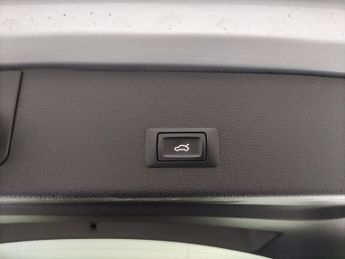 Audi e-tron 55 S line Sportback quattro 95kWh (408 ps) - LANE ASSIST - HEATE