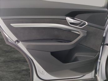 Audi e-tron 55 S line Sportback quattro 95kWh (408 ps) - LANE ASSIST - HEATE