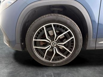 Mercedes-Benz EQA EQA 250+ 70.5kWh AMG Line (Premium) (190 ps) - ADAPTIVE LIGHTS