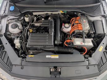 Volkswagen Passat 1.4 TSI 13kWh GTE Plug-in DSG (218 ps) - ACTIVE LANE ASSIST - LE