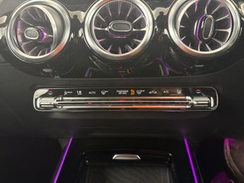 Mercedes-Benz EQA EQA 250+ 70.5kWh AMG Line (Premium) (190 ps) - ADAPTIVE LIGHTS