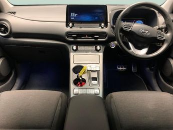 Hyundai Kona 64kWh Premium (10.5kW Charger) (204 ps) - HEATED SEATS - HEATED 