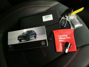 Mercedes-Benz EQA EQA 300 66.5kWh AMG Line 4MATIC (228 ps) - ADAPTIVE LIGHTS - HEA