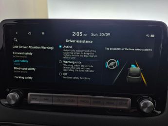 Hyundai Kona 64kWh Premium (10.5kW Charger) (204 ps) - KEYLESS ENTRY - LED - 
