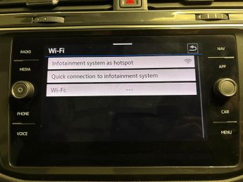 Volkswagen Tiguan 1.5 TSI Elegance DSG (150 ps) ADAPTIVE CRUISE - APPLE CARPLAY - 