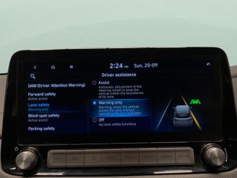Hyundai Kona 64kWh Premium (10.5kW Charger) (204 ps) - HEATED SEATS - HEATED 