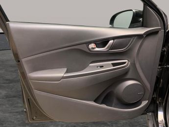 Hyundai Kona 64kWh Premium (10.5kW Charger) (204 ps) - HEATED SEATS - HEATED 