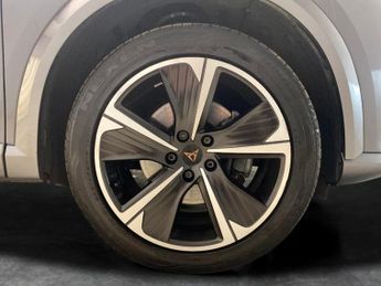 Cupra Formentor 1.4 eHybrid 12.8kWh V1 Plug-in DSG (204 ps) - KEYLESS ENTRY - LE
