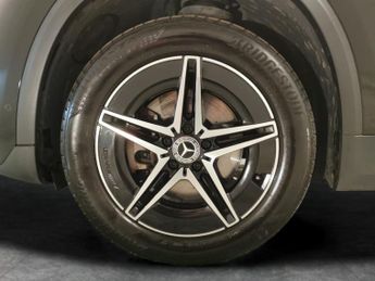 Mercedes-Benz EQA EQA 300 66.5kWh AMG Line 4MATIC (228 ps) - ADAPTIVE LIGHTS - HEA