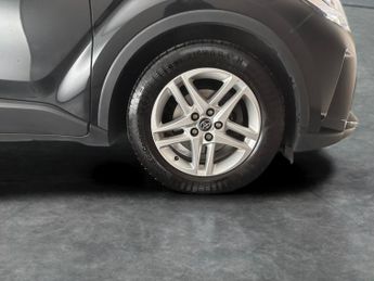 Toyota C-HR 1.8 VVT-h GPF Icon CVT (122 ps) - BLUETOOTH - AIR CON - AUTO HEA