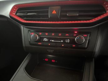 Seat Ibiza 1.0 TSI FR Sport DSG (110 ps) - SD CARD MEDIA INPUT - CLIMATE CO