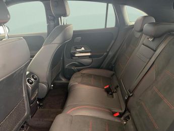 Mercedes-Benz EQA EQA 250+ 70.5kWh AMG Line (Premium) (190 ps) - ADAPTIVE LIGHTS