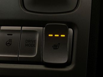Hyundai Kona 64kWh Premium (10.5kW Charger) (204 ps) - HEATED SEATS - HEATED 