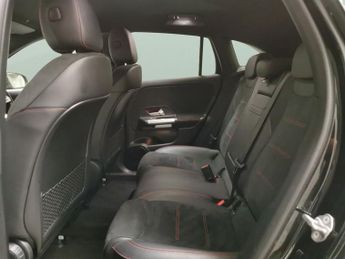 Mercedes-Benz EQA EQA 300 66.5kWh AMG Line 4MATIC (228 ps) - ADAPTIVE LIGHTS - HEA