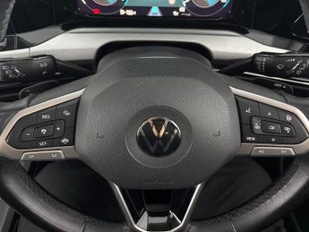 Volkswagen Golf 1.5 eTSI MHEV Life DSG (150 ps) - LED - HEATED SEATS - HEATED ST