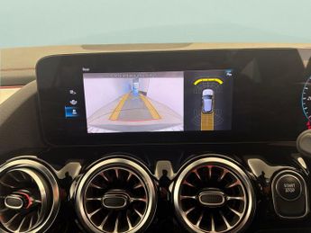 Mercedes-Benz EQA EQA 250+ 70.5kWh AMG Line (190 ps) - ADAPTIVE LIGHTS - HEATED LE
