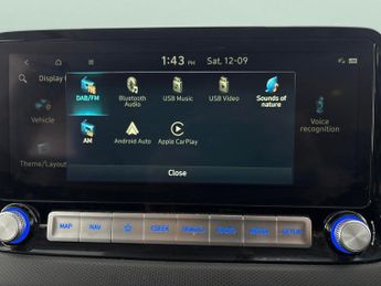 Hyundai Kona 64kWh Premium (10.5kW Charger) (204 ps) - REVERSE CAM - NAV - HE