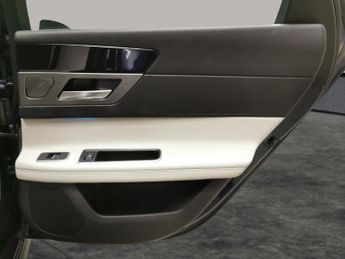 Jaguar XF 3.0d V6 S (300 ps) - NAV - LEATHER - WIFI